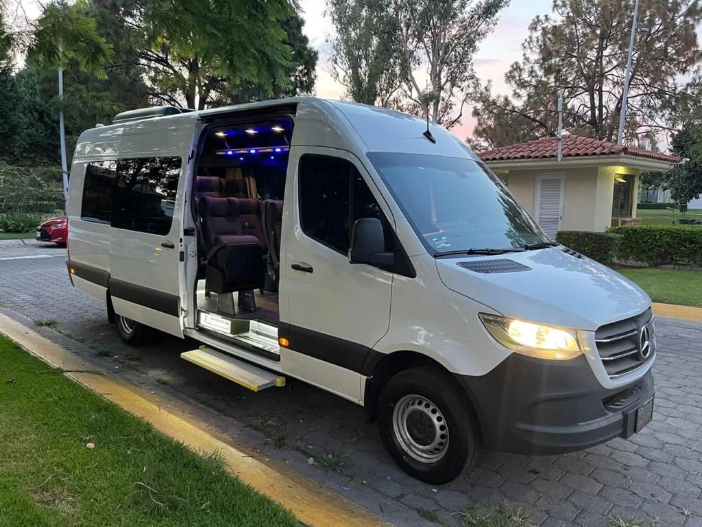 Sprinter transport Monterrey to Cuatro Ciénegas